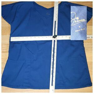 Jaanuu Size Small Navy Blue Pockets Rib V Neck Scrub Top Nursing Work‎ Medical